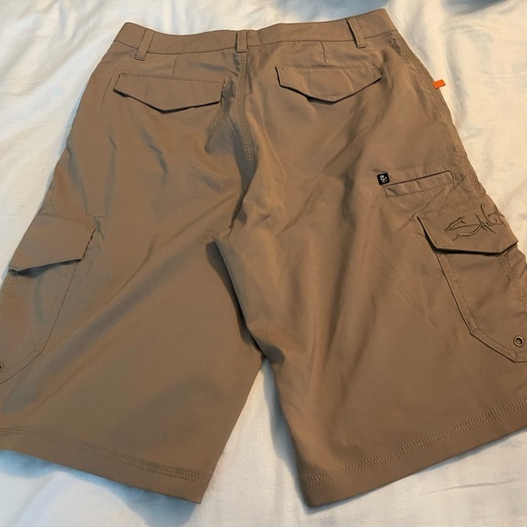 Men’s 28 Salt Life Shorts - Picture 2 of 4